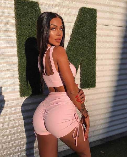 Αθλητικό γυναικείο σετ σε  μαύρο και ροζ χρώμα