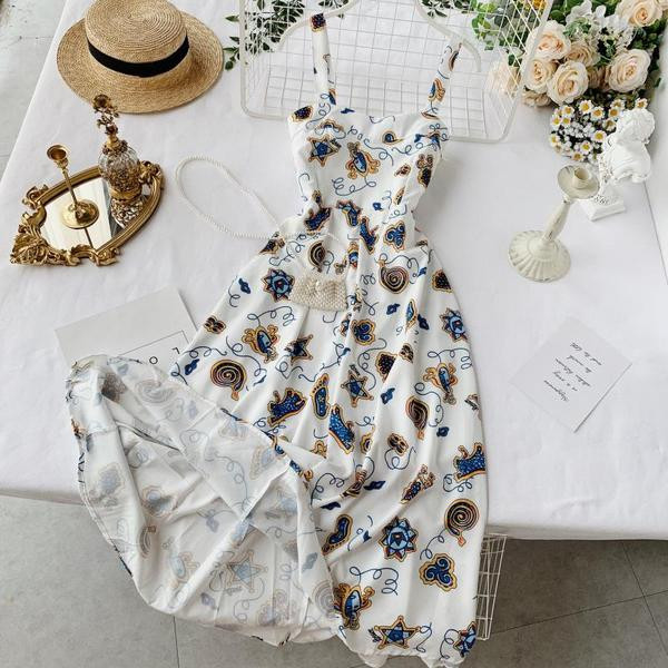 Rochie moderna de dama lunga cu bretele subtiri in alb si imprimeu color