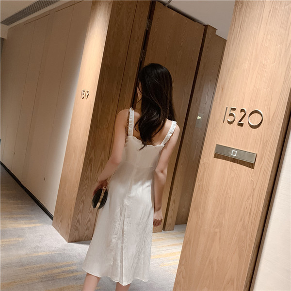 Rochie de dama actuala cu bretele subtiri in trei culori