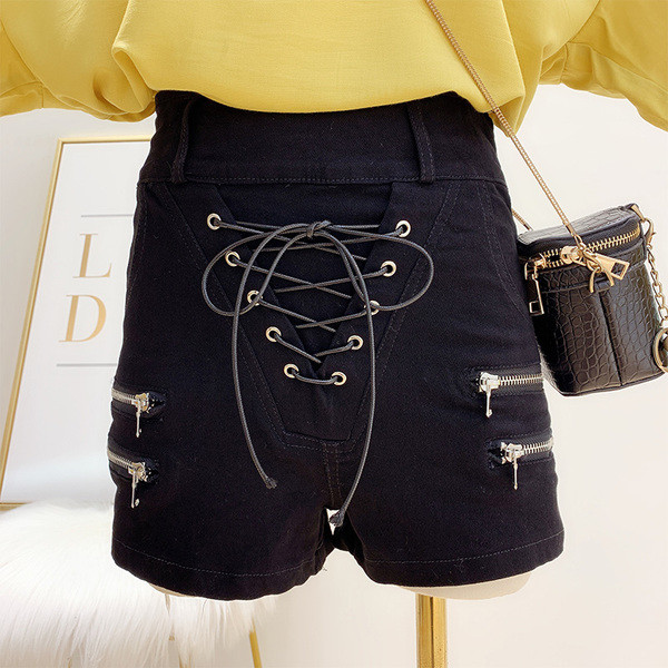 Pantaloni scurți moderni de damă din denim cu legături încrucișate în negru