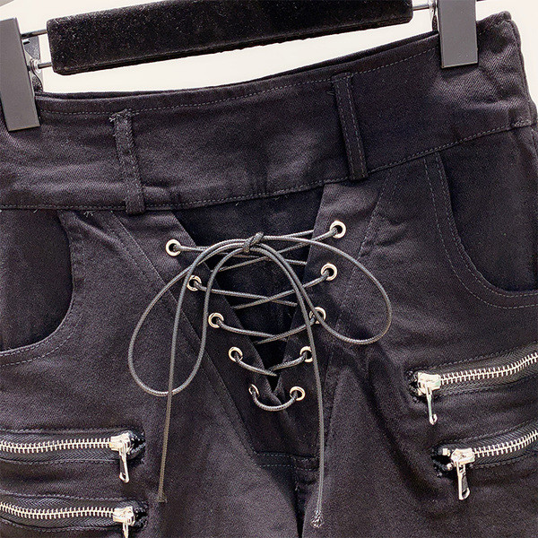 Pantaloni scurți moderni de damă din denim cu legături încrucișate în negru