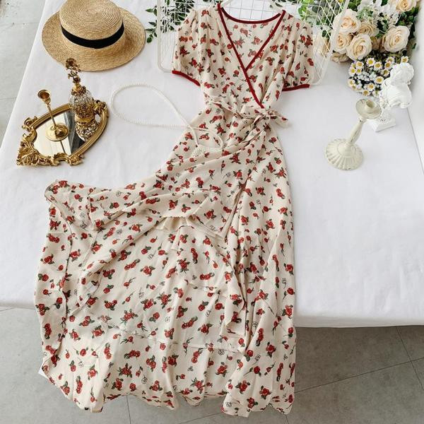 Rochie moderna de dama cu model floral si maneci scurte