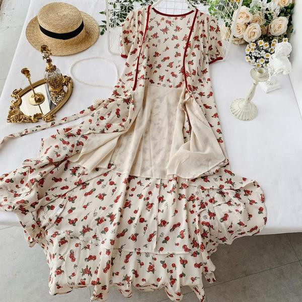 Rochie moderna de dama cu model floral si maneci scurte