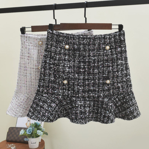 Fusta de dama stilata cu nasturi in doua culori