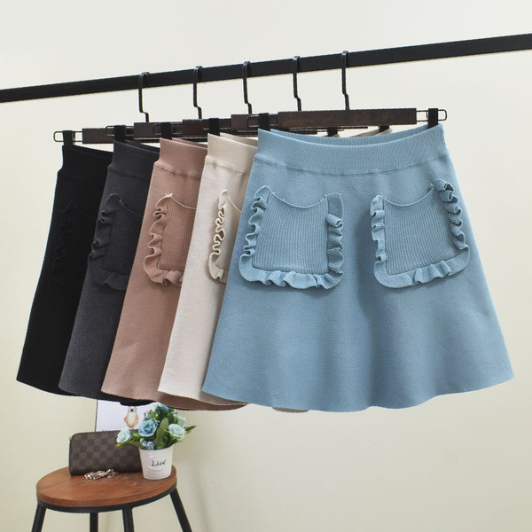 Fusta de dama moderna cu buzunare in mai multe culori diferite