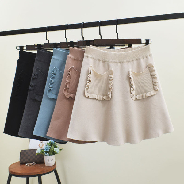 Fusta de dama moderna cu buzunare in mai multe culori diferite