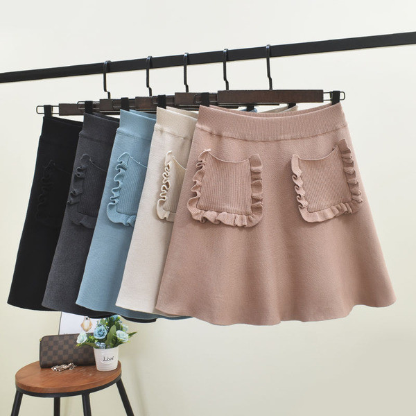 Fusta de dama moderna cu buzunare in mai multe culori diferite