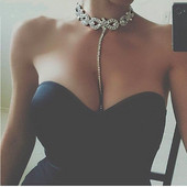 Colier elegant de dama cu pietre de culoare argintiu si auriu