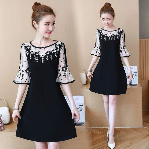 Rochie modernă de damă cu decolteu în formă de O