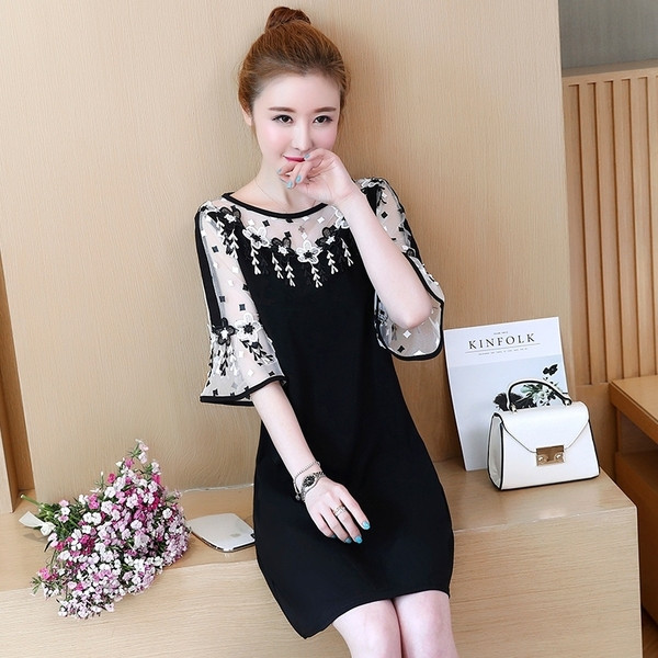 Rochie modernă de damă cu decolteu în formă de O