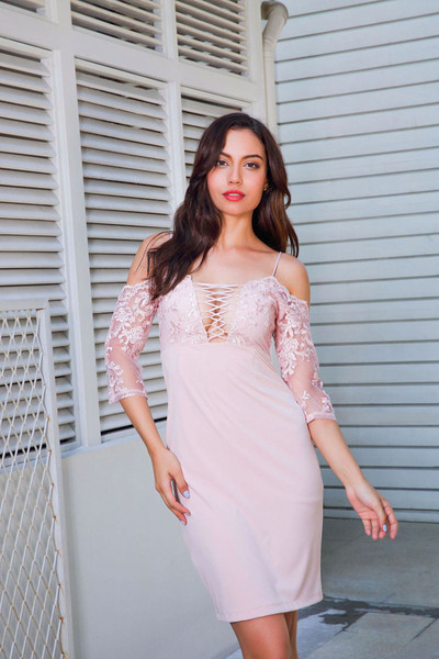 Rochie moderna de dama cu cravate si maneci din dantela in negru si roz