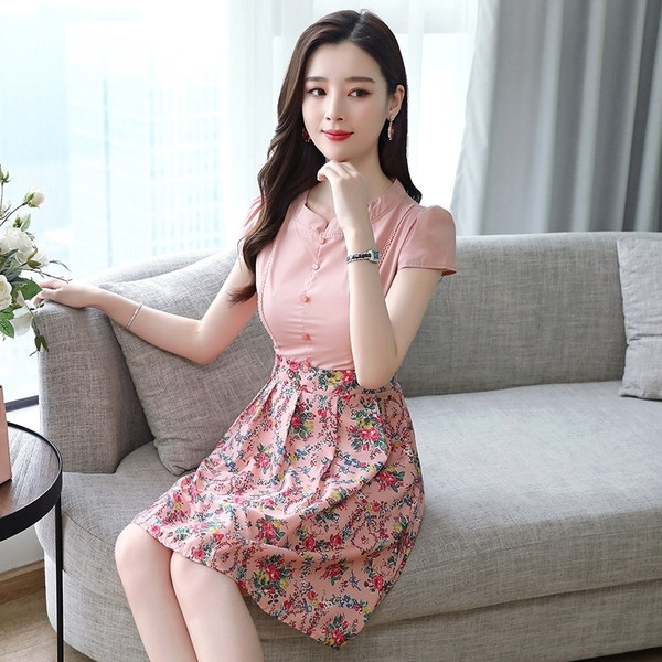 Rochie elegantă de damă cu model floral în roz