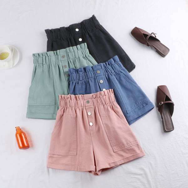 Pantaloni scurti de dama in patru culori cu nasturi