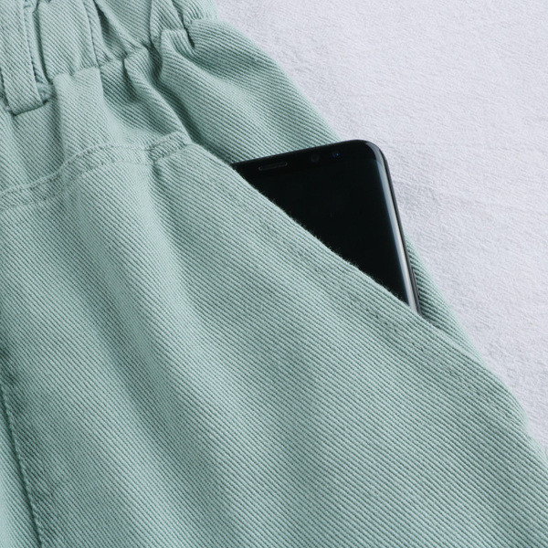 Pantaloni scurti de dama in patru culori cu nasturi