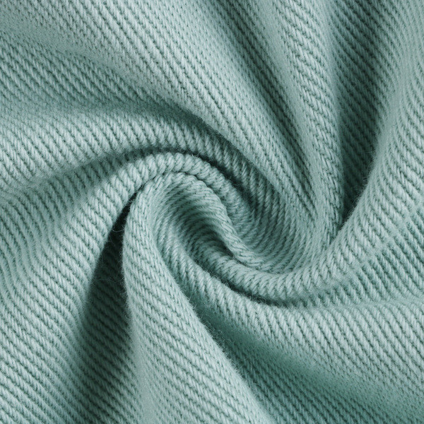 Pantaloni scurti de dama in patru culori cu nasturi