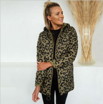 Модерно дамско яке с качулка и цип в три цвята