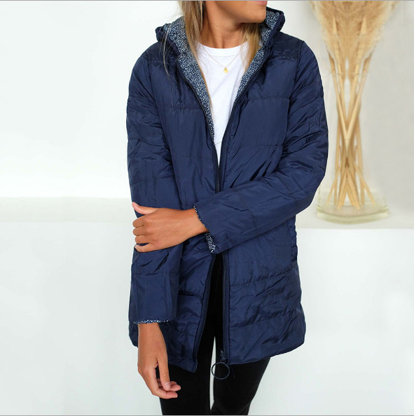 Модерно дамско яке с качулка и цип в три цвята