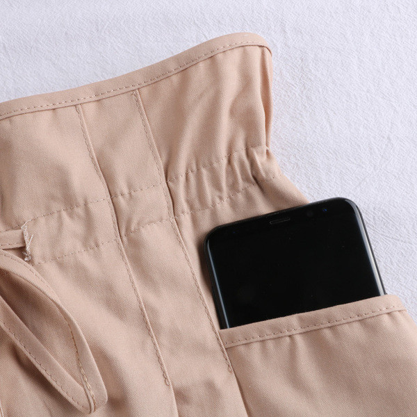 Pantaloni scurti de dama cu cravate si nasturi - in mai multe culori