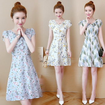 Rochie de dama actuala cu model floral in trei modele