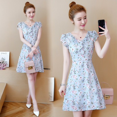 Rochie de dama actuala cu model floral in trei modele