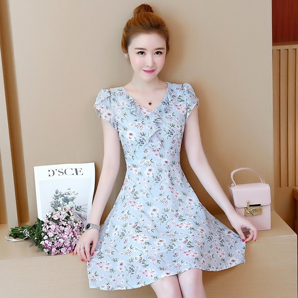 Rochie de dama actuala cu model floral in trei modele