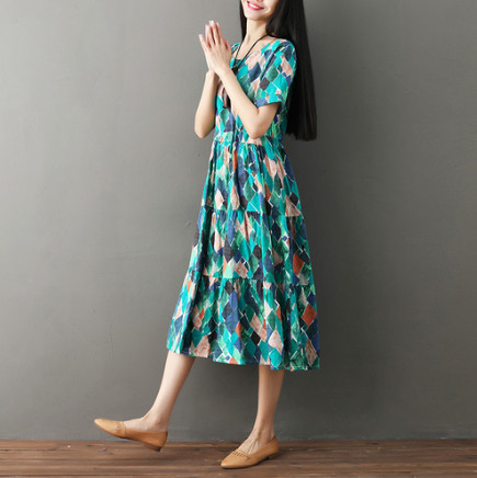 Rochie de dama moderna - model croiat in doua culori