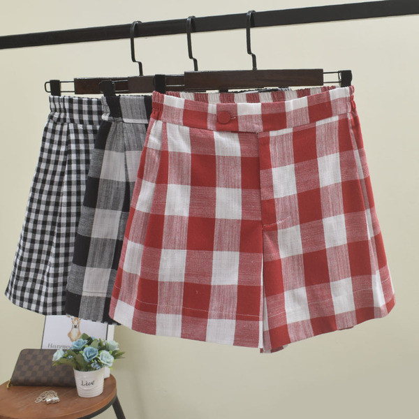 Pantaloni scurti dama in carouri in mai multe culori