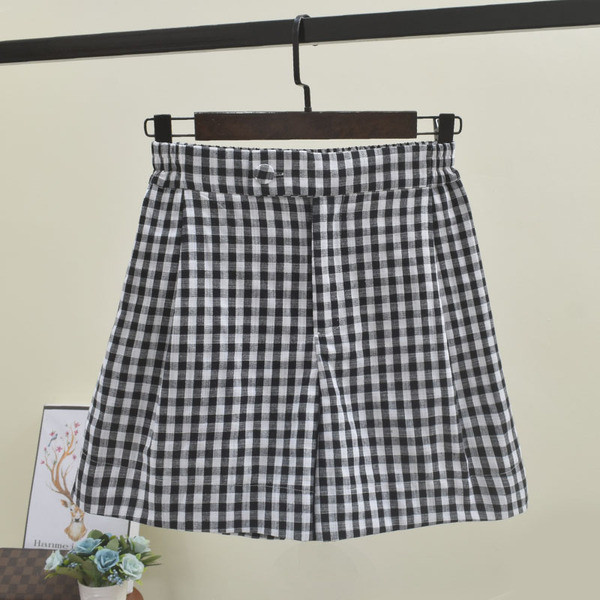 Pantaloni scurti dama in carouri in mai multe culori