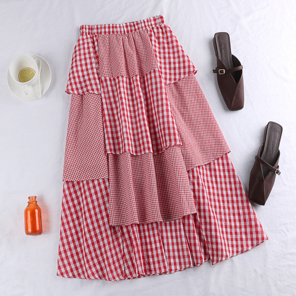 Fusta lungă de damă în roșu și albastru