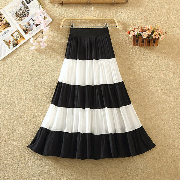 Fusta de dama moderna in verde, albastru si negru