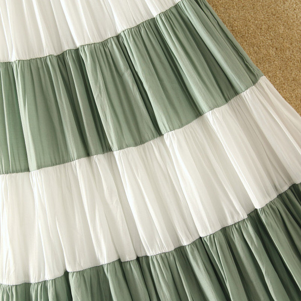 Fusta de dama moderna in verde, albastru si negru