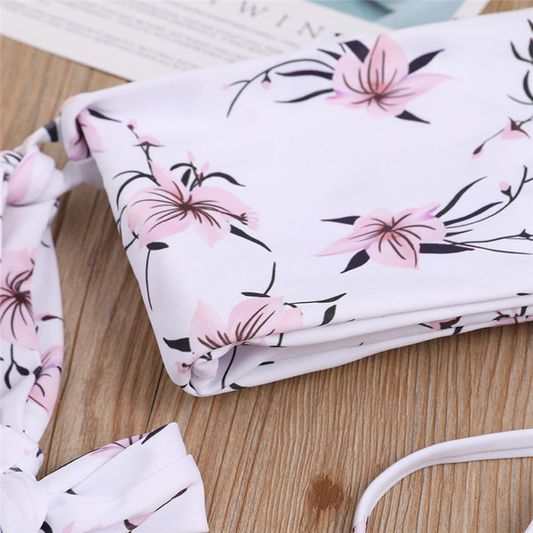 Costum de baie dama cu model floral si cravate