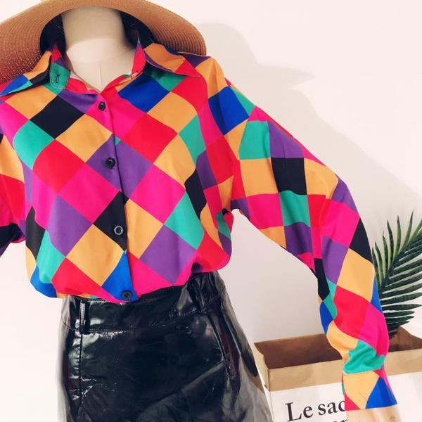 Cămașă de damă colorată cu mâneci lungi - model larg