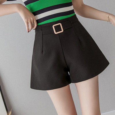 Pantaloni scurti eleganti de dama cu talie inalta in doua culori