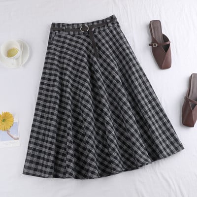 Model fustă în carouri de damă croită în patru culori