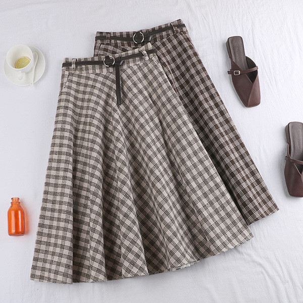 Model fustă în carouri de damă croită în patru culori