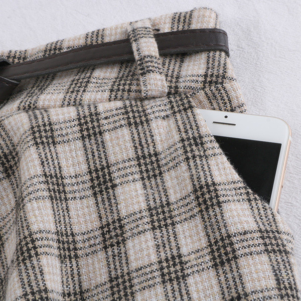 Model fustă în carouri de damă croită în patru culori