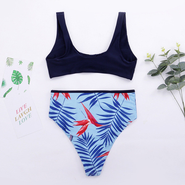 Costum de baie din două piese cu motive florale