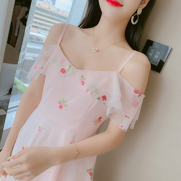 Rochie casual de dama cu model floral cu bretele subtiri