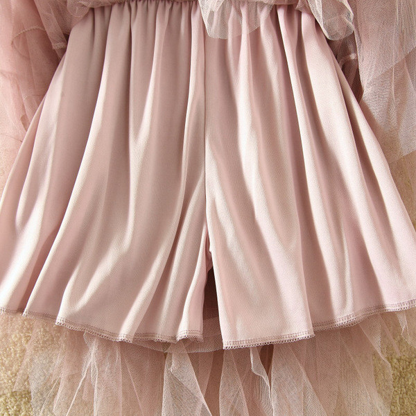 Актуална дамска пола в няколко цвята с тюл