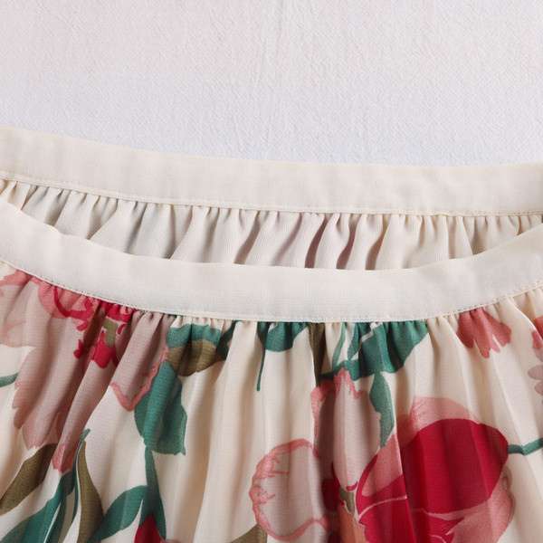 Fusta de dama plisata cu motive florale - in trei culori