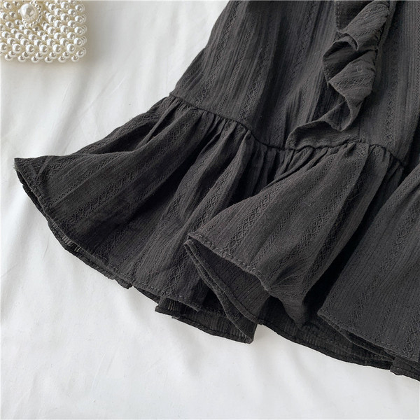 Rochie de dama cu decolteu in negru