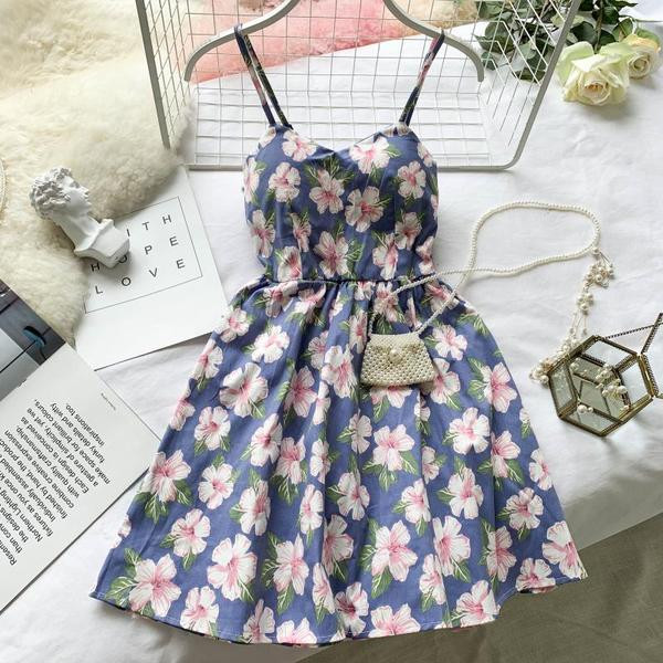 Rochie moderna de dama cu motiv floral - model decupat