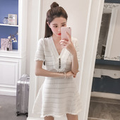 Rochie de dama actuala - model croiat in alb si negru