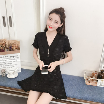 Rochie de dama actuala - model croiat in alb si negru