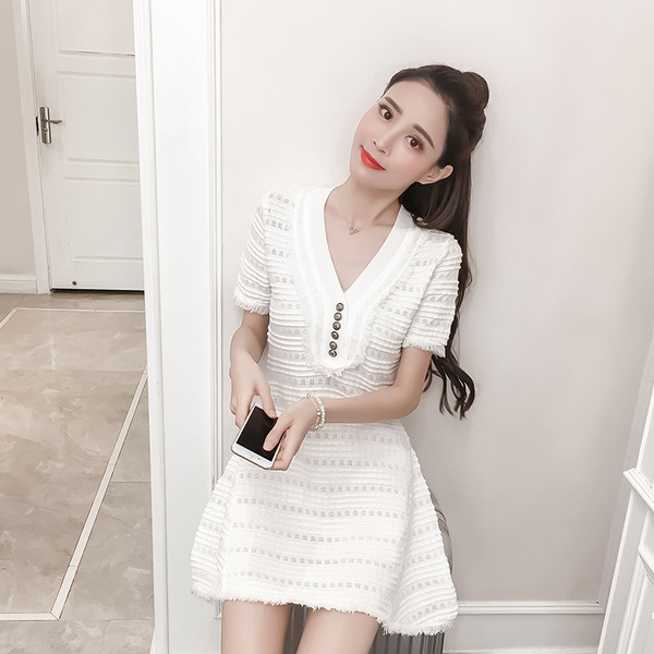 Rochie de dama actuala - model croiat in alb si negru