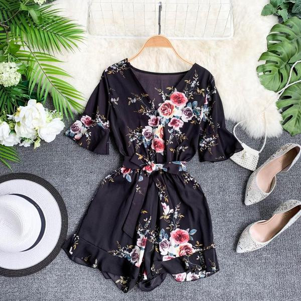 Salopeta de dama eleganta cu motiv floral si maneci scurte in mai multe culori