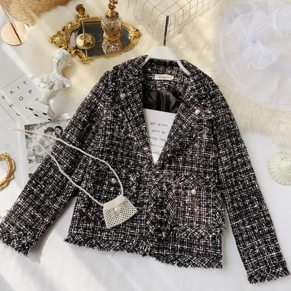 Geaca de dama de toamna cu buzunare in culori deschise si inchise