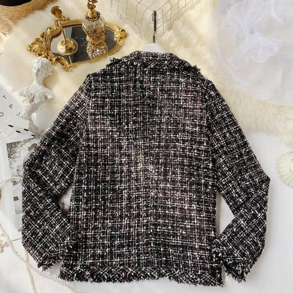 Geaca de dama de toamna cu buzunare in culori deschise si inchise