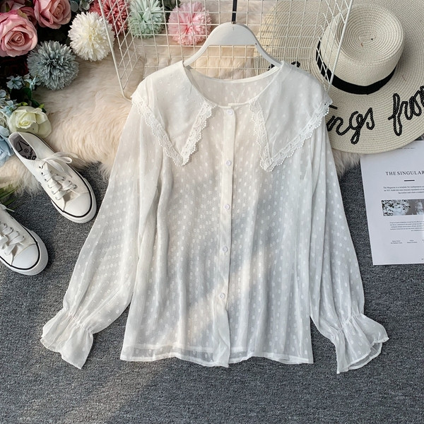 Cămașă de damă cu dantelă în trei culori